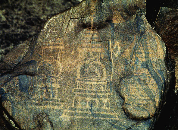 Bogenarkade an stupa in Chilas I